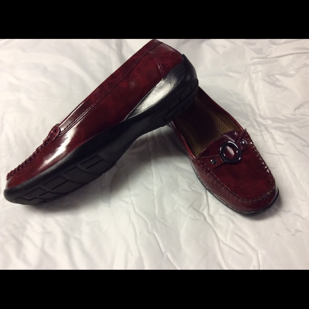 Natural Soul Red Patent Leather Shoes Size 8.5M